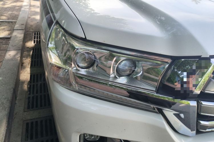 Used Toyota Land Cruiser 2016 4.0L Gasoline 8-Seater Middle East Version Right Front Headlight