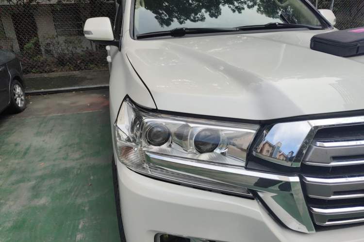 Used Toyota Land Cruiser  Right Front Headlight