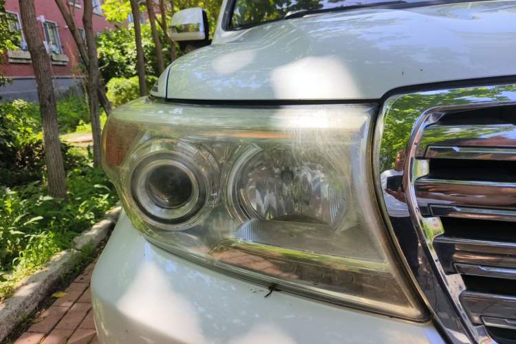 Used Toyota Land Cruiser  Right Front Headlight