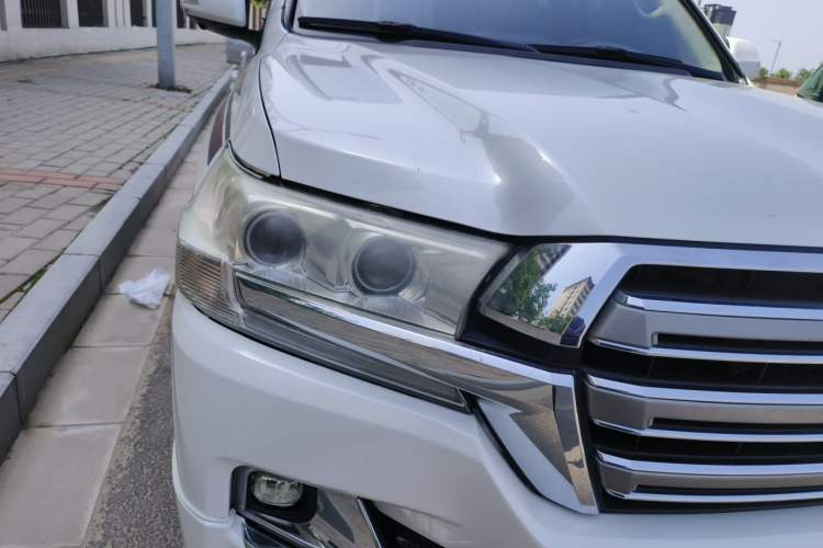 Used Toyota Land Cruiser  Right Front Headlight