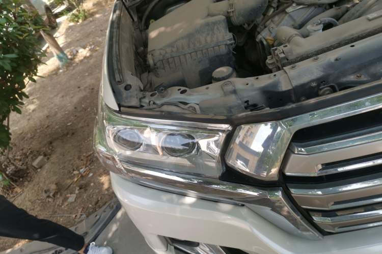 Used Toyota Land Cruiser 2016 4.0L Automatic Parallel Import Version 5 Seats Right Front Headlight