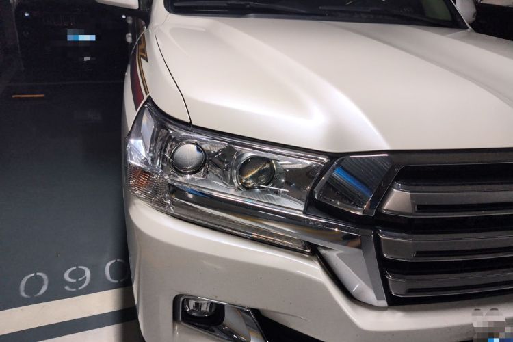 Used Toyota Land Cruiser 2016 4.6L GX-R Middle East Right Front Headlight