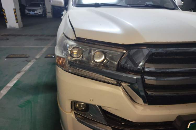 Used Toyota Land Cruiser  Right Front Headlight