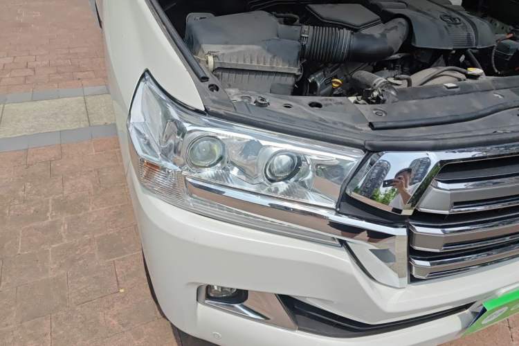 Used Toyota Land Cruiser  Right Front Headlight