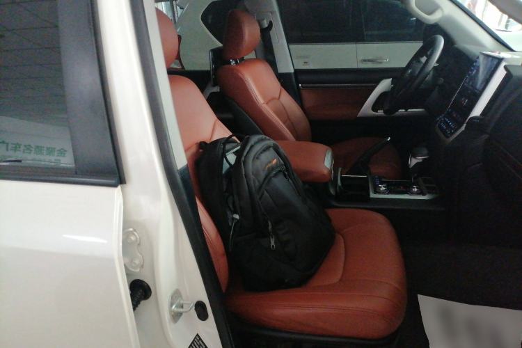Used Toyota Land Cruiser 2016 4.0L Gasoline 8-Seater Middle East Version Right Front Seat