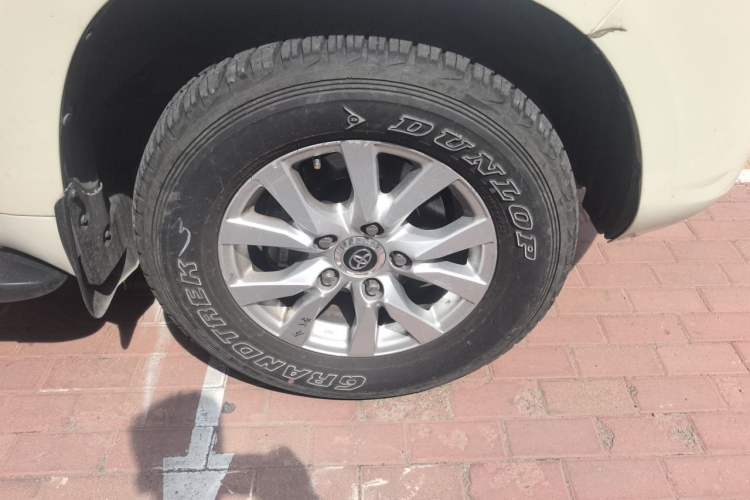 Used Toyota Land Cruiser  Right Front Wheel Hub
