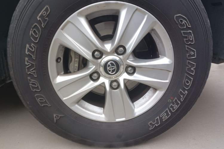 Used Toyota Land Cruiser  Right Front Wheel Hub