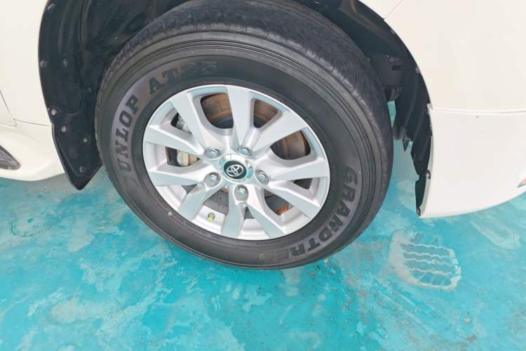 Used Toyota Land Cruiser  Right Front Wheel Hub