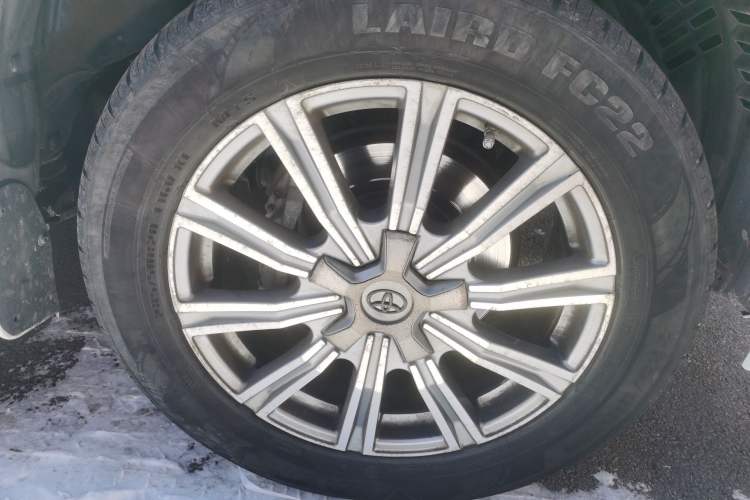 Used Toyota Land Cruiser 2016 4.0L Gasoline 8-Seater Middle East Version Right Front Wheel Hub