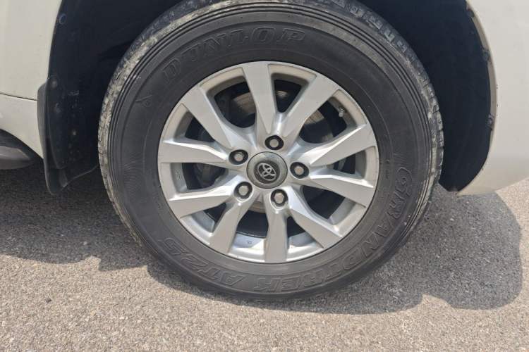 Used Toyota Land Cruiser  Right Front Wheel Hub