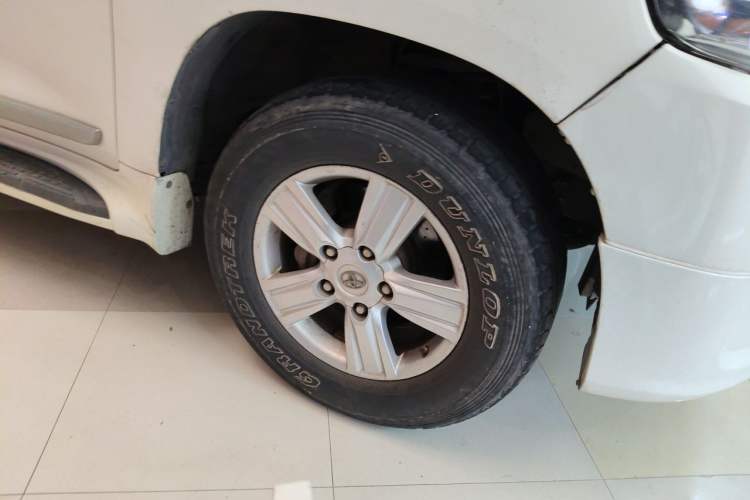 Used Toyota Land Cruiser  Right Front Wheel Hub
