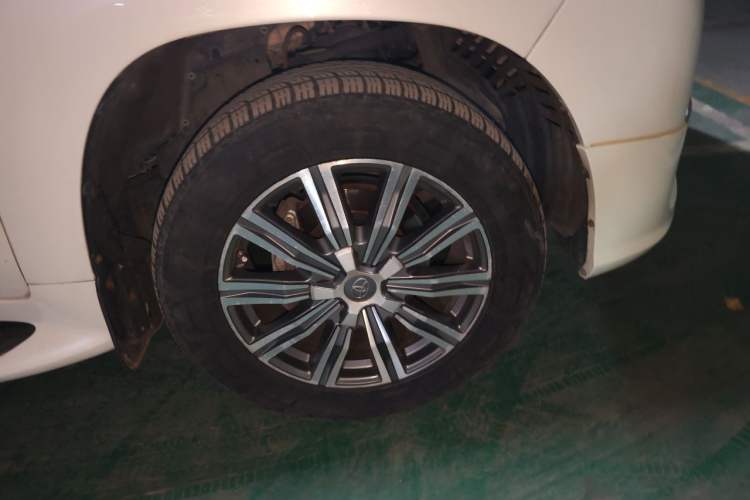 Used Toyota Land Cruiser  Right Front Wheel Hub