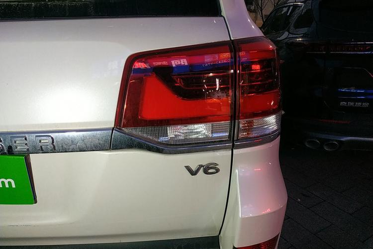 Used Toyota Land Cruiser 2016 4.0L Automatic GX-R Right Rear Taillight