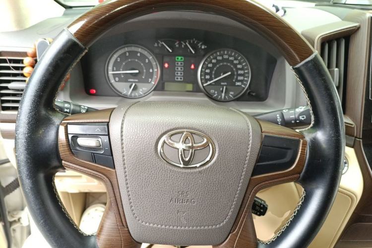 Used Toyota Land Cruiser 2016 4.0L Automatic Parallel Import Version 5 Seats Steering Wheel