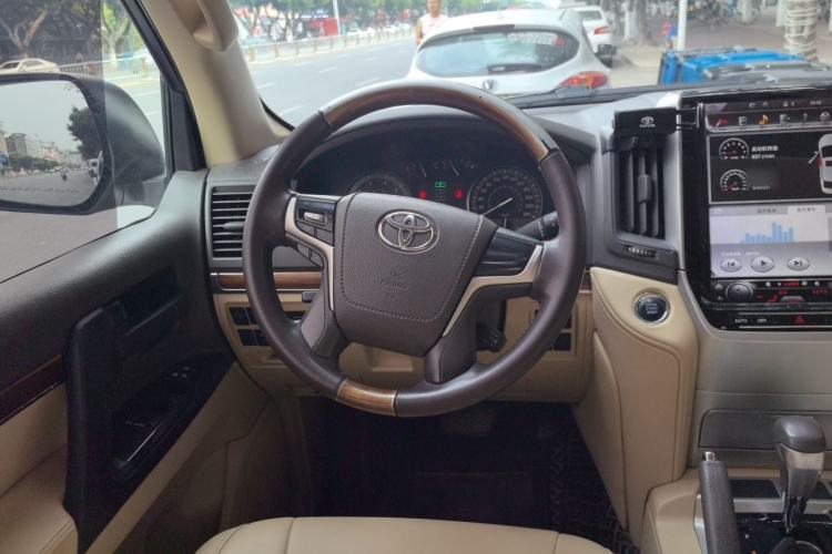 Used Toyota Land Cruiser 2016 4.0L Automatic GX-R Steering Wheel