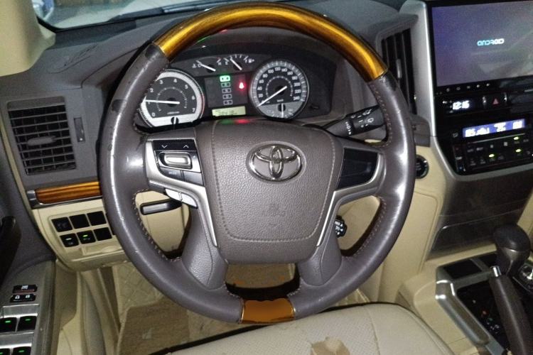 Used Toyota Land Cruiser 2016 4.0L Gasoline 8-Seater U.S. Specification Steering Wheel