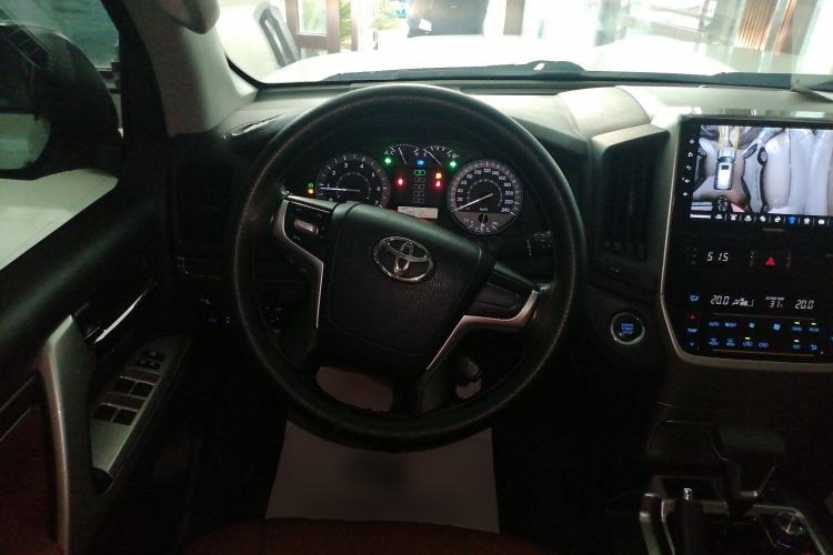 Used Toyota Land Cruiser 2016 4.0L Gasoline 8-Seater Middle East Version Steering Wheel
