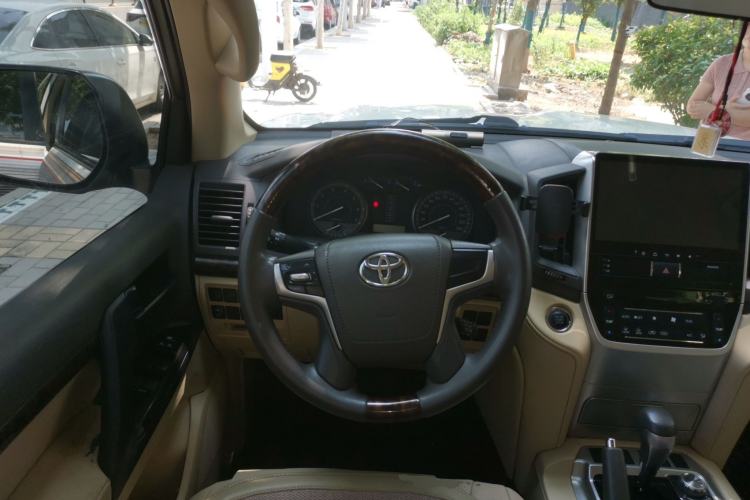 Used Toyota Land Cruiser 2016 4.0L Automatic Parallel Import Version 5 Seats Steering Wheel