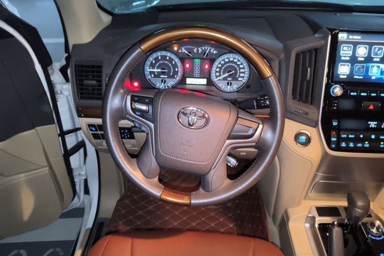 Used Toyota Land Cruiser 2016 4.6L GX-R Middle East Steering Wheel