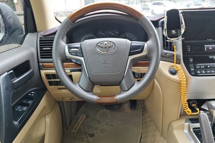 Used Toyota Land Cruiser 2016 4.0L Gasoline 8-Seater Middle East Version Steering Wheel