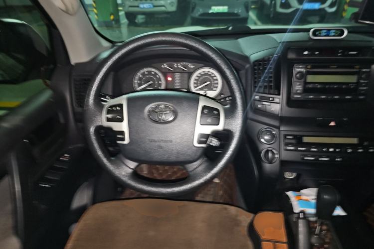 Used Toyota Land Cruiser 2016 4.0L Automatic VX-R Steering Wheel