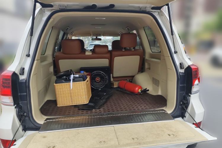 Used Toyota Land Cruiser  Trunk