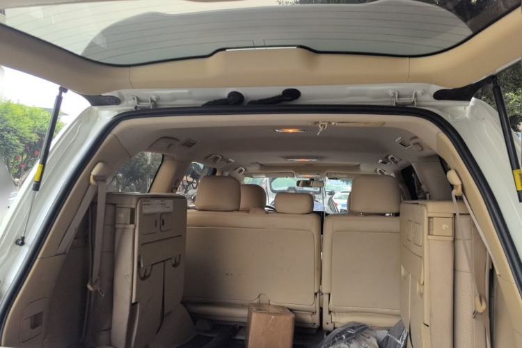 Used Toyota Land Cruiser 2016 4.0L Automatic GX-R Trunk