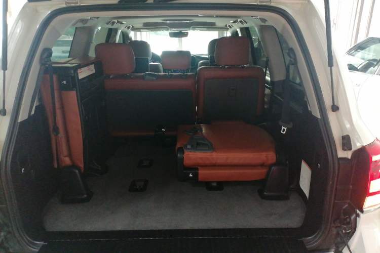Used Toyota Land Cruiser 2016 4.0L Gasoline 8-Seater Middle East Version Trunk