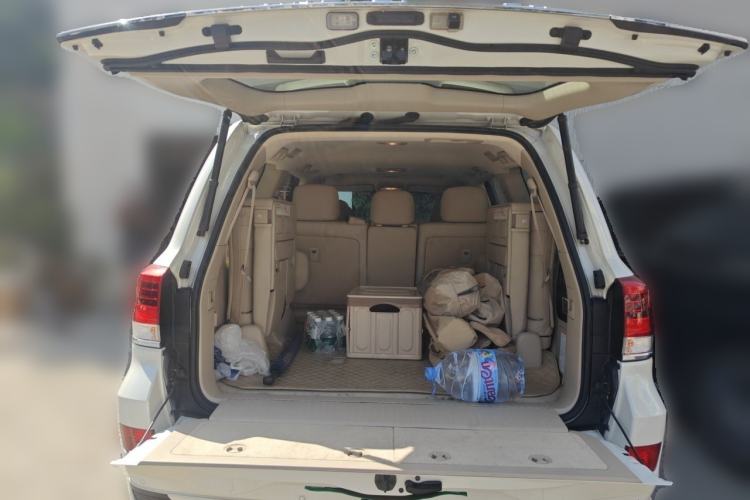 Used Toyota Land Cruiser 2016 4.6L Automatic VX-R Trunk