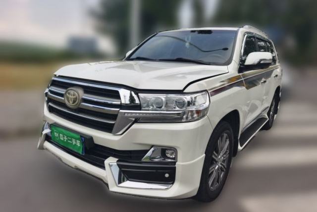 Used Toyota Land Cruiser Land Cruiser 2016, automatic with sunroof, 8-seat gasoline version, 4.6-liter displacement