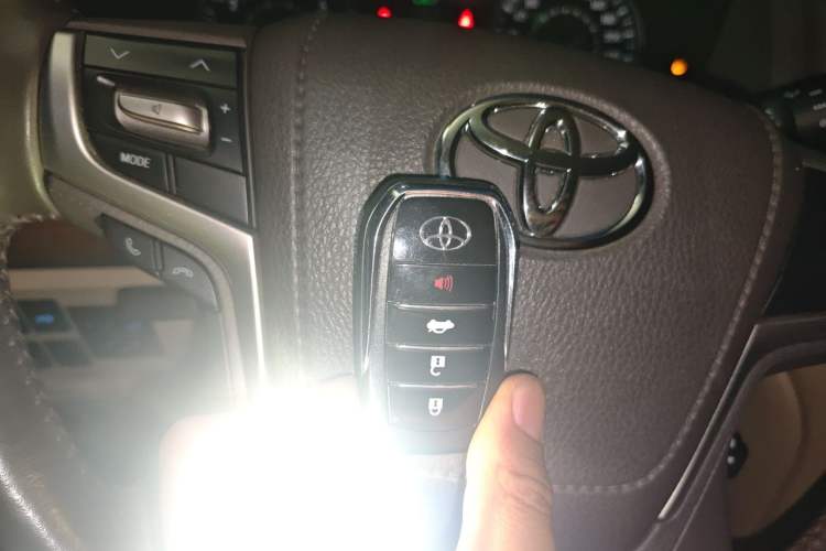 Used Toyota Land Cruiser  Vehicle Key