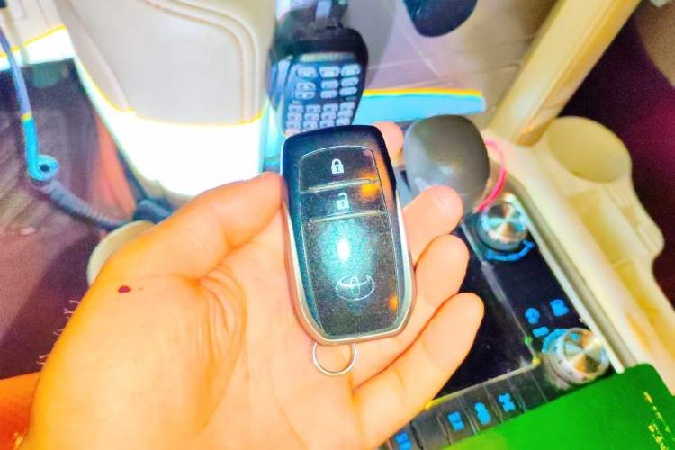 Used Toyota Land Cruiser 2016 4.0L Automatic GX-R Vehicle Key