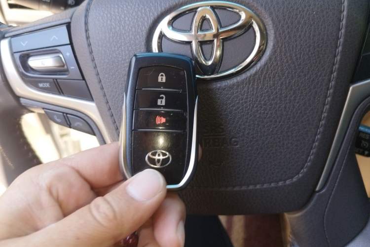 Used Toyota Land Cruiser  Vehicle Key