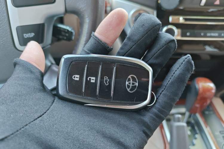 Used Toyota Land Cruiser  Vehicle Key