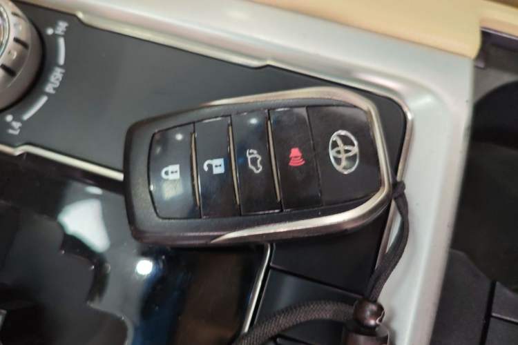 Used Toyota Land Cruiser  Vehicle Key