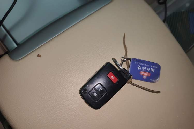Used Toyota Land Cruiser 2016 4.0L Gasoline 8-Seater U.S. Specification Vehicle Key