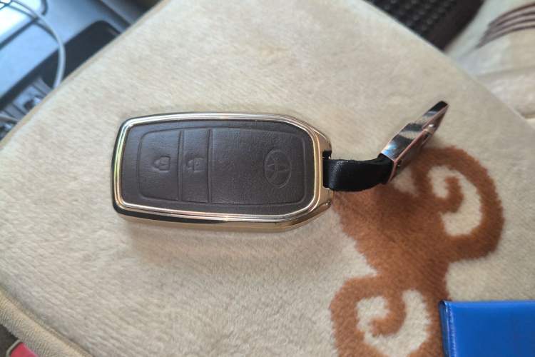 Used Toyota Land Cruiser  Vehicle Key