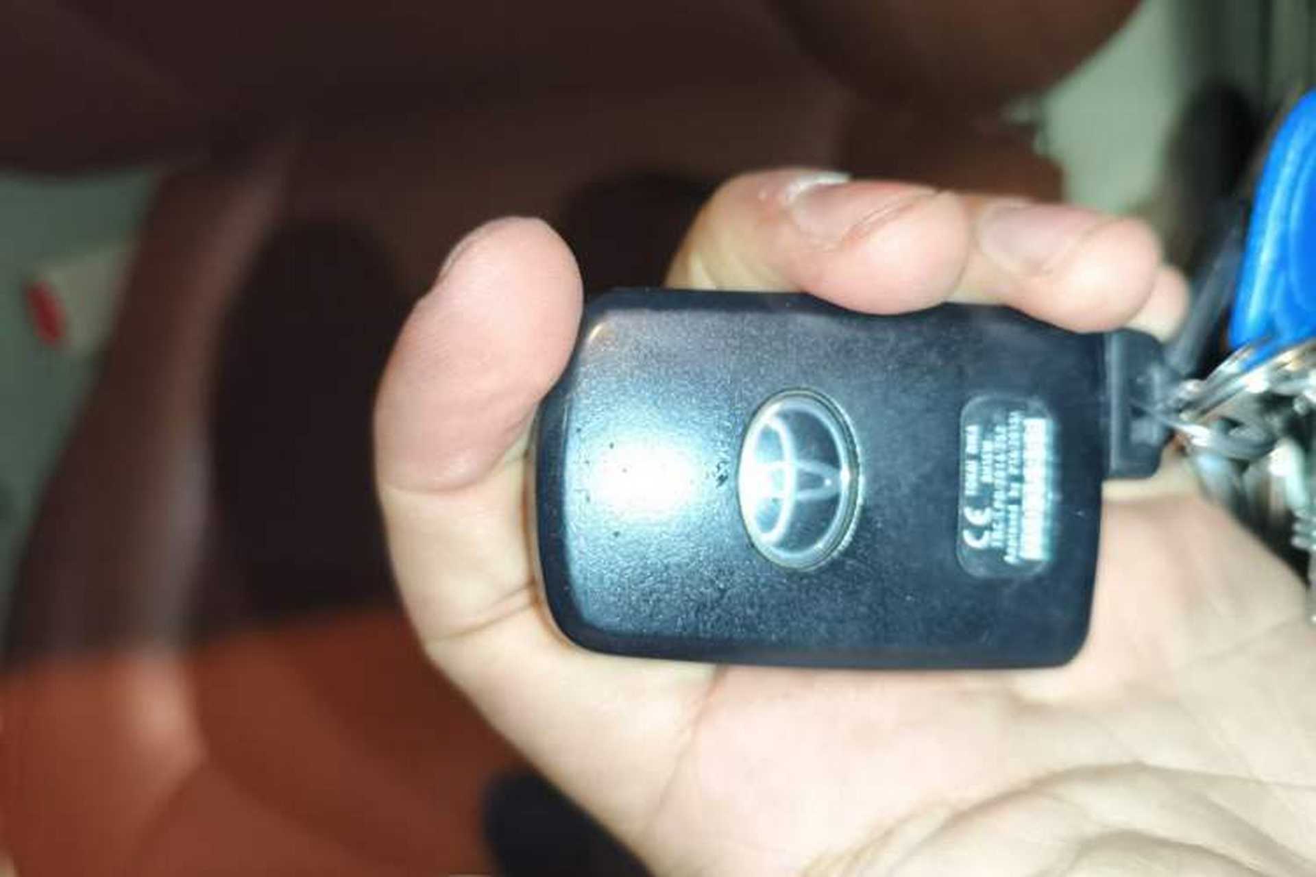 Used Toyota Land Cruiser 2016 4.0 GX-R Dual Fuel Dual Differential – Middle East Vehicle Key