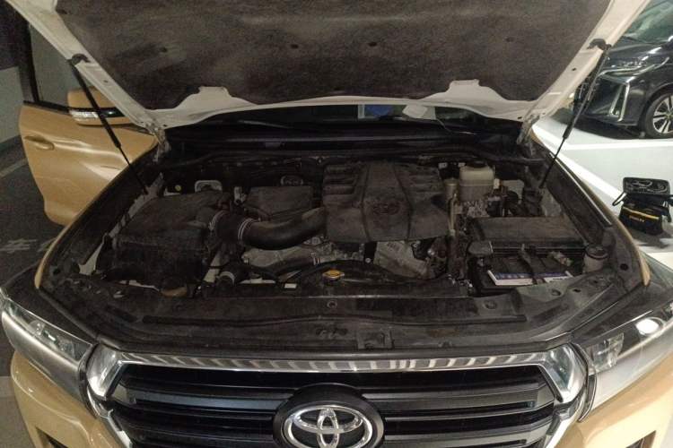 Used Toyota Land Cruiser 2016 4.0L Automatic Parallel Import Version 5 Seats Engine Bay