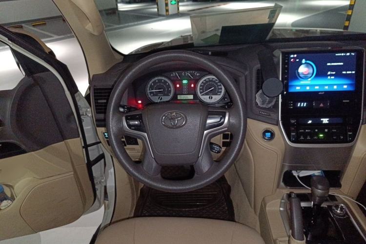Used Toyota Land Cruiser 2016 4.0L Automatic Parallel Import Version 5 Seats Steering Wheel