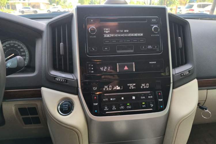 Used Toyota Land Cruiser  Audio And AC Panel