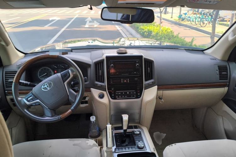 Used Toyota Land Cruiser  Center Console