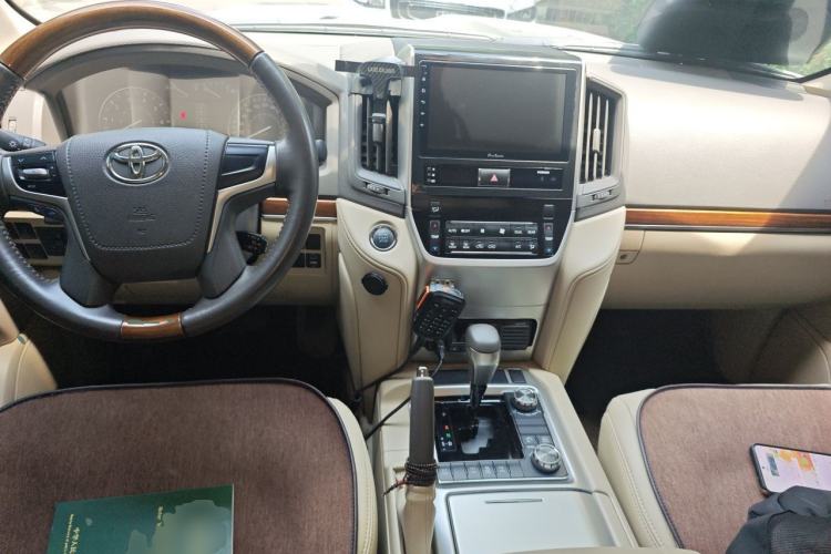 Used Toyota Land Cruiser  Center Console