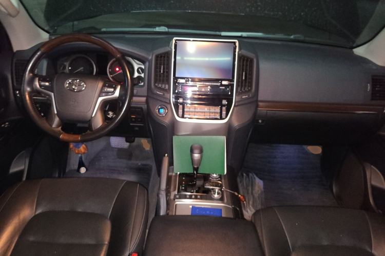 Used Toyota Land Cruiser  Center Console