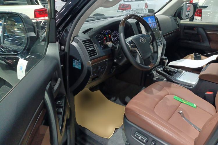 Used Toyota Land Cruiser 2017 4.0L GX 7-Seater U.S.-Spec Version Driver Seat