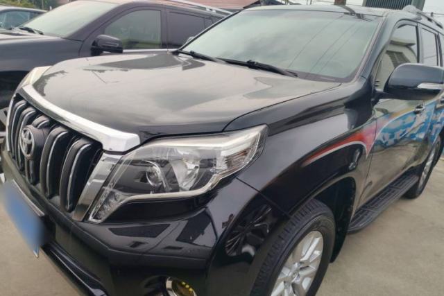 Used Toyota Land Cruiser 2017 4.0 V6 Low-Trim Version—Middle East