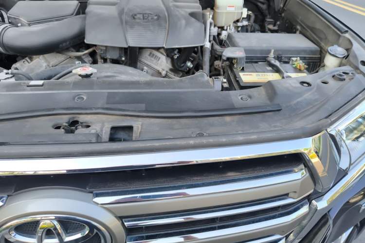 Used Toyota Land Cruiser  Engine Bay Left