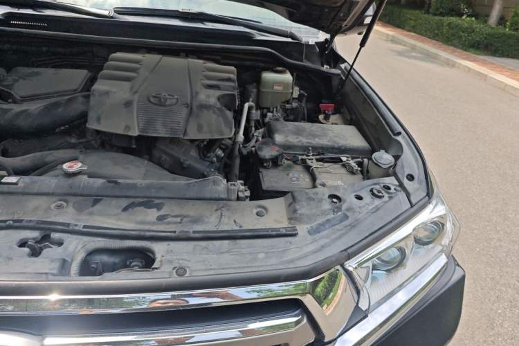 Used Toyota Land Cruiser  Engine Bay Left