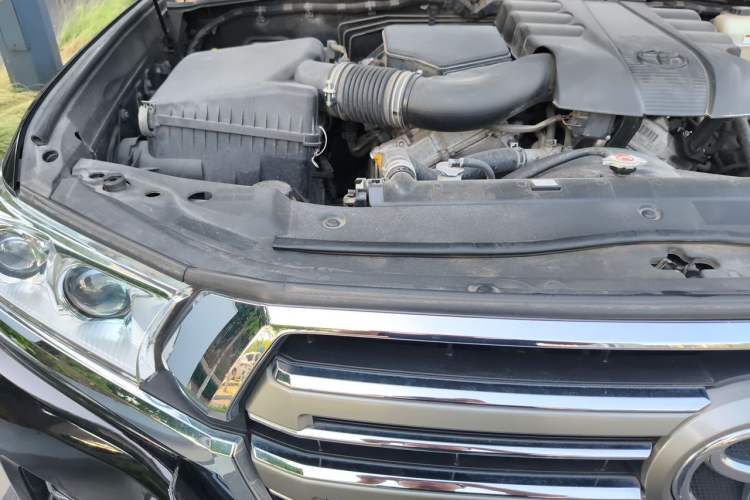 Used Toyota Land Cruiser  Engine Bay Right