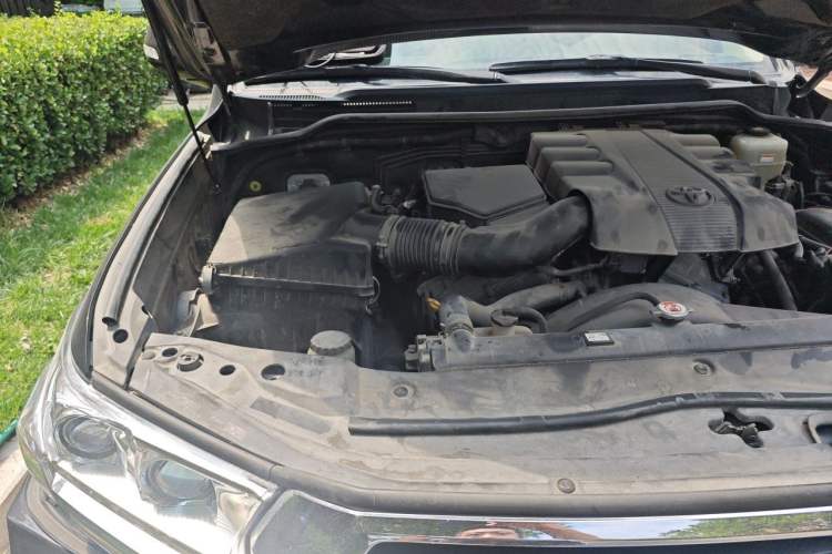 Used Toyota Land Cruiser  Engine Bay Right